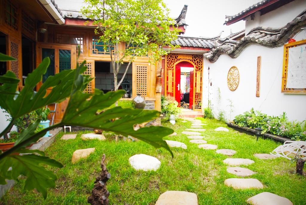 October Inn Lijiang  Eksteriør billede