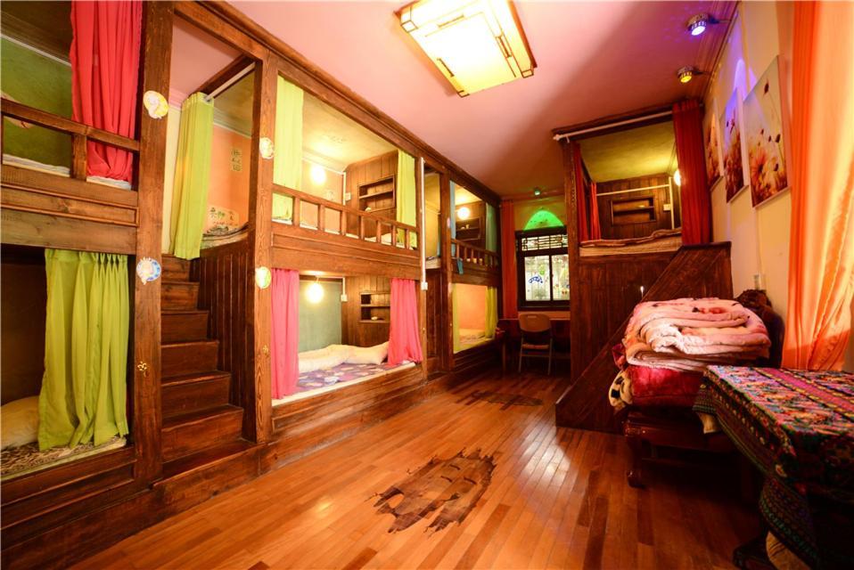 October Inn Lijiang  Eksteriør billede
